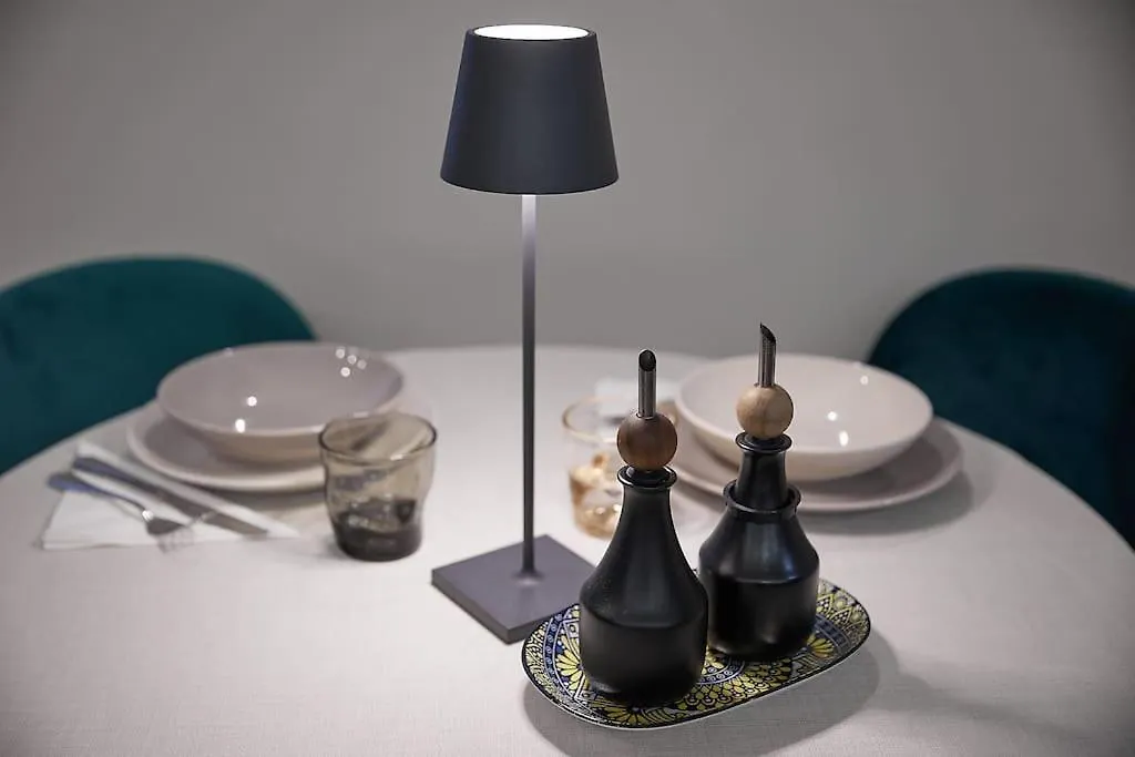Moderno Bilocale Chic 8 Min Dal Duomo Apartment Milan 0*,  Italy
